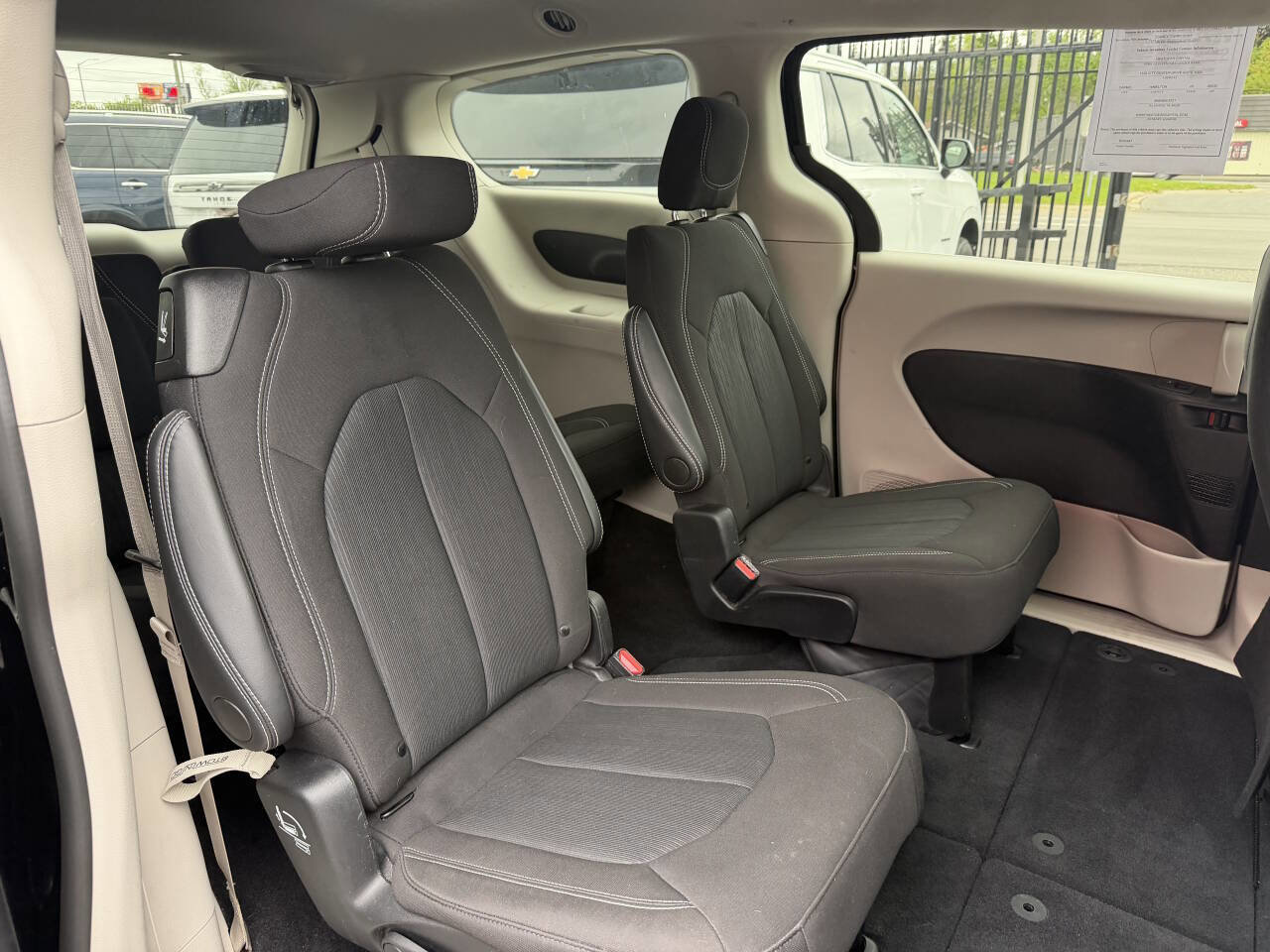 Used 2024 Chrysler Voyager LX FWD image 23