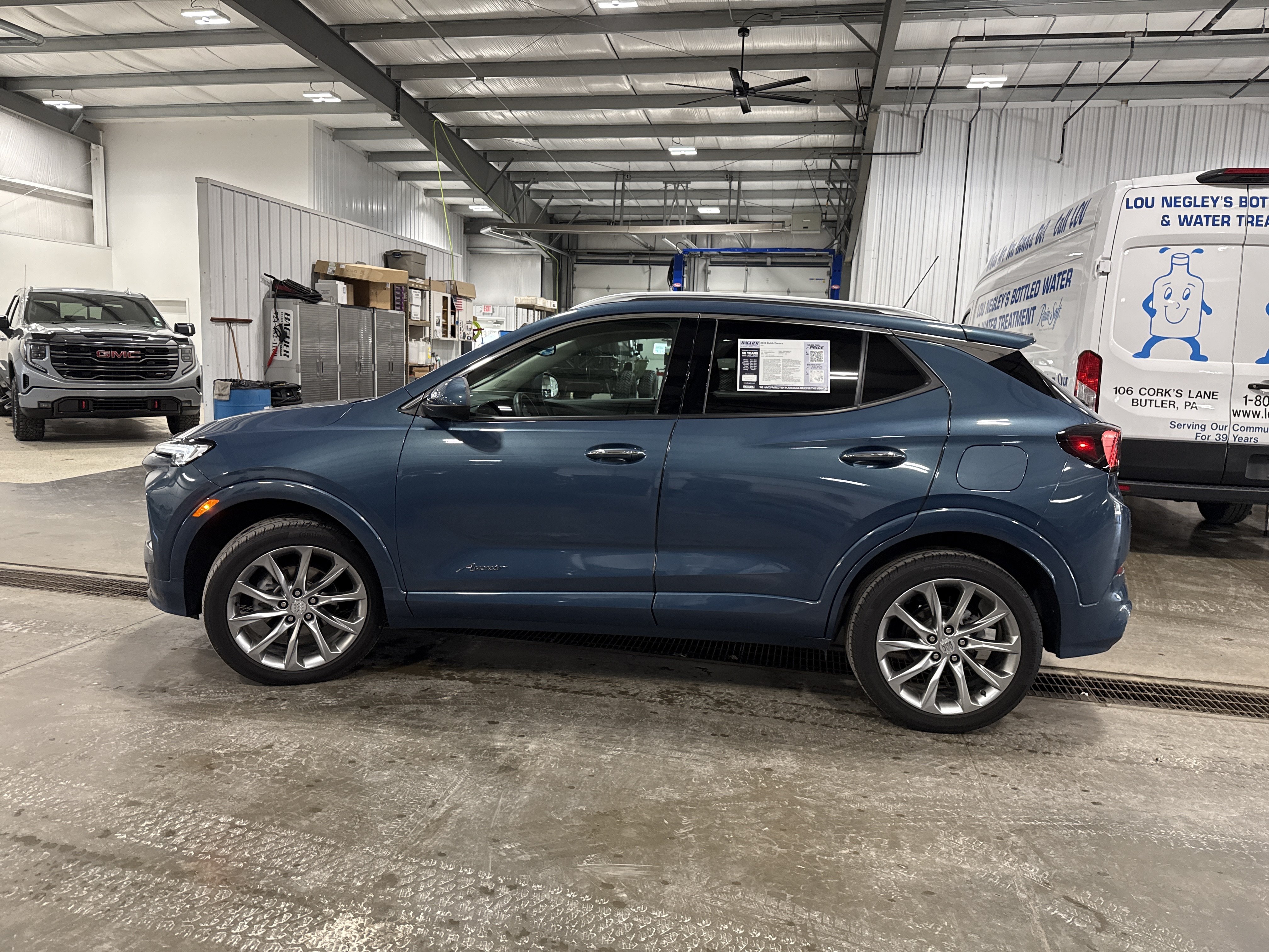 Used 2024 Buick Encore GX Avenir w/ Avenir Convenience Package AWD/4WD image 5