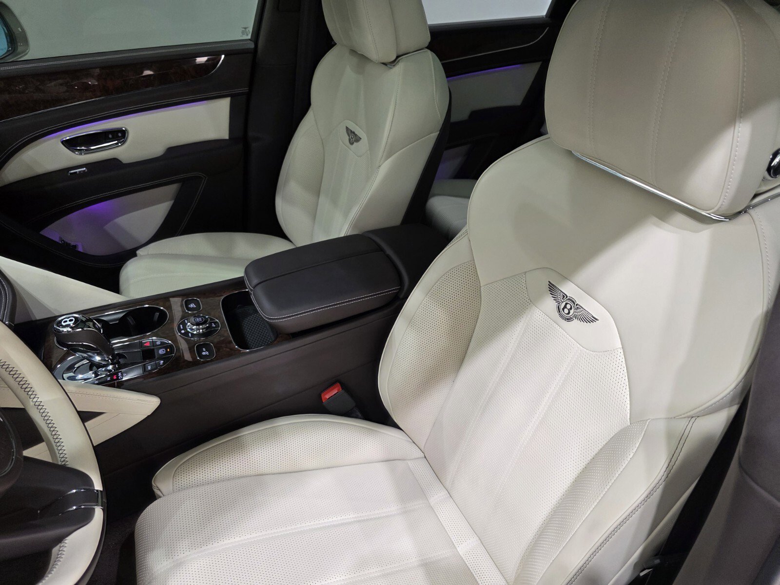 Used 2023 Bentley Bentayga image 8