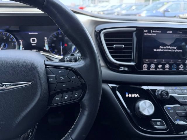 Used 2020 Chrysler Pacifica Touring-L w/ Advanced Safetytec Group AWD/4WD image 43
