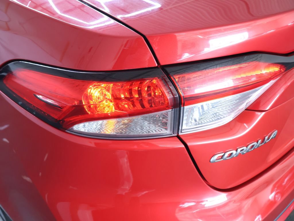 Used 2021 Toyota Corolla LE FWD image 30