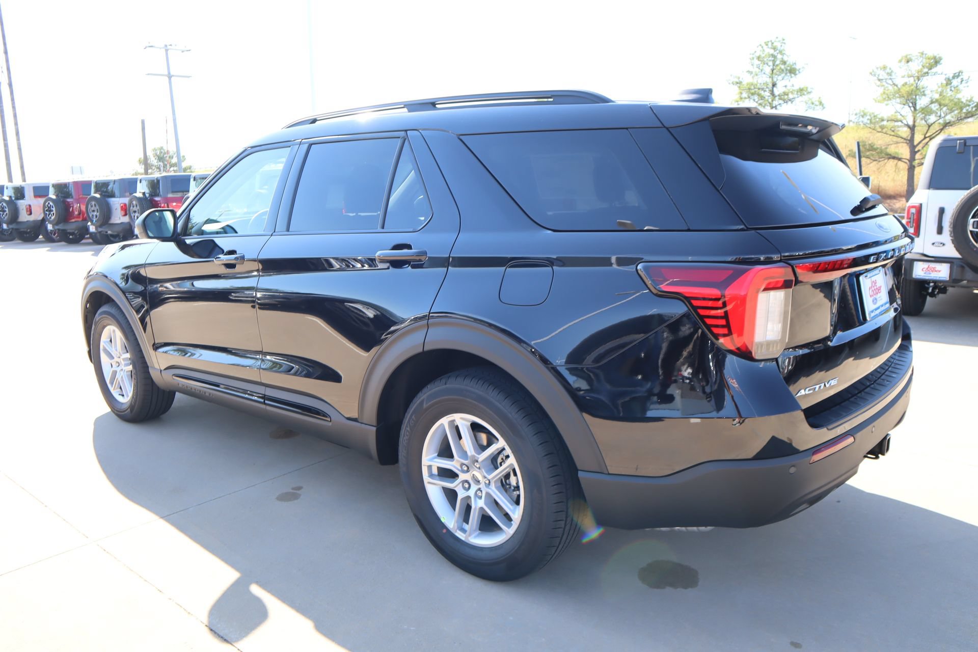 New 2026 Ford Explorer Active RWD image 25