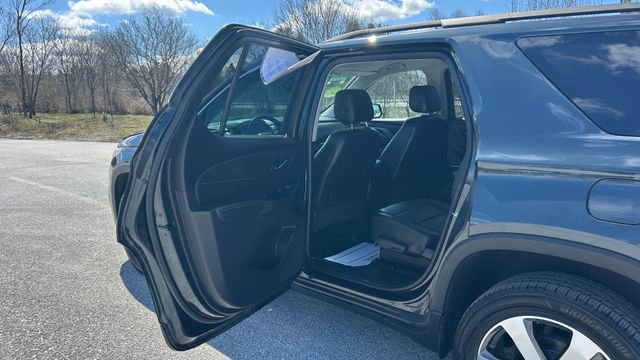 Used 2019 Chevrolet Traverse LT w/ LT Premium Package AWD/4WD image 29