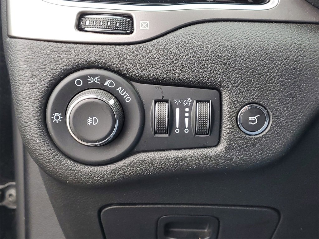 Used 2022 Jeep Cherokee Limited image 20