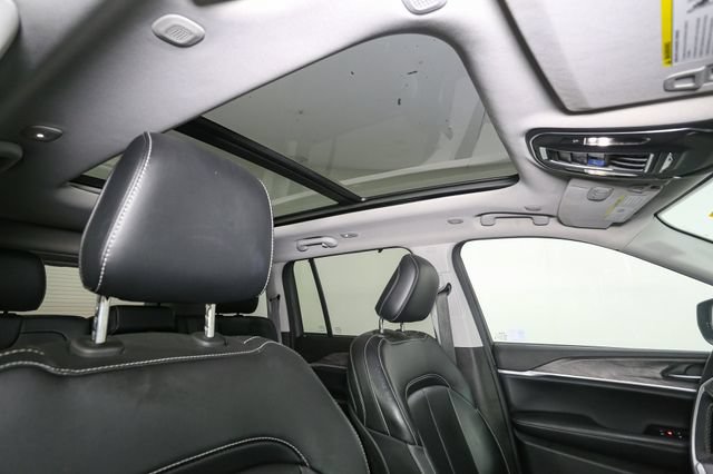 Used 2023 Jeep Grand Cherokee 4WD 4xe image 18