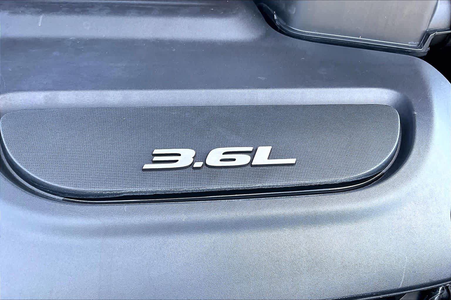 Used 2017 Chrysler Pacifica Touring-L Plus w/ Advanced Safetytec Group FWD image 31