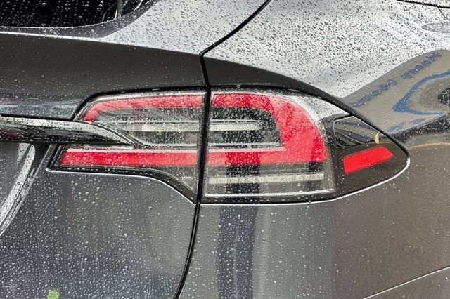 Used 2024 Tesla Model X image 29