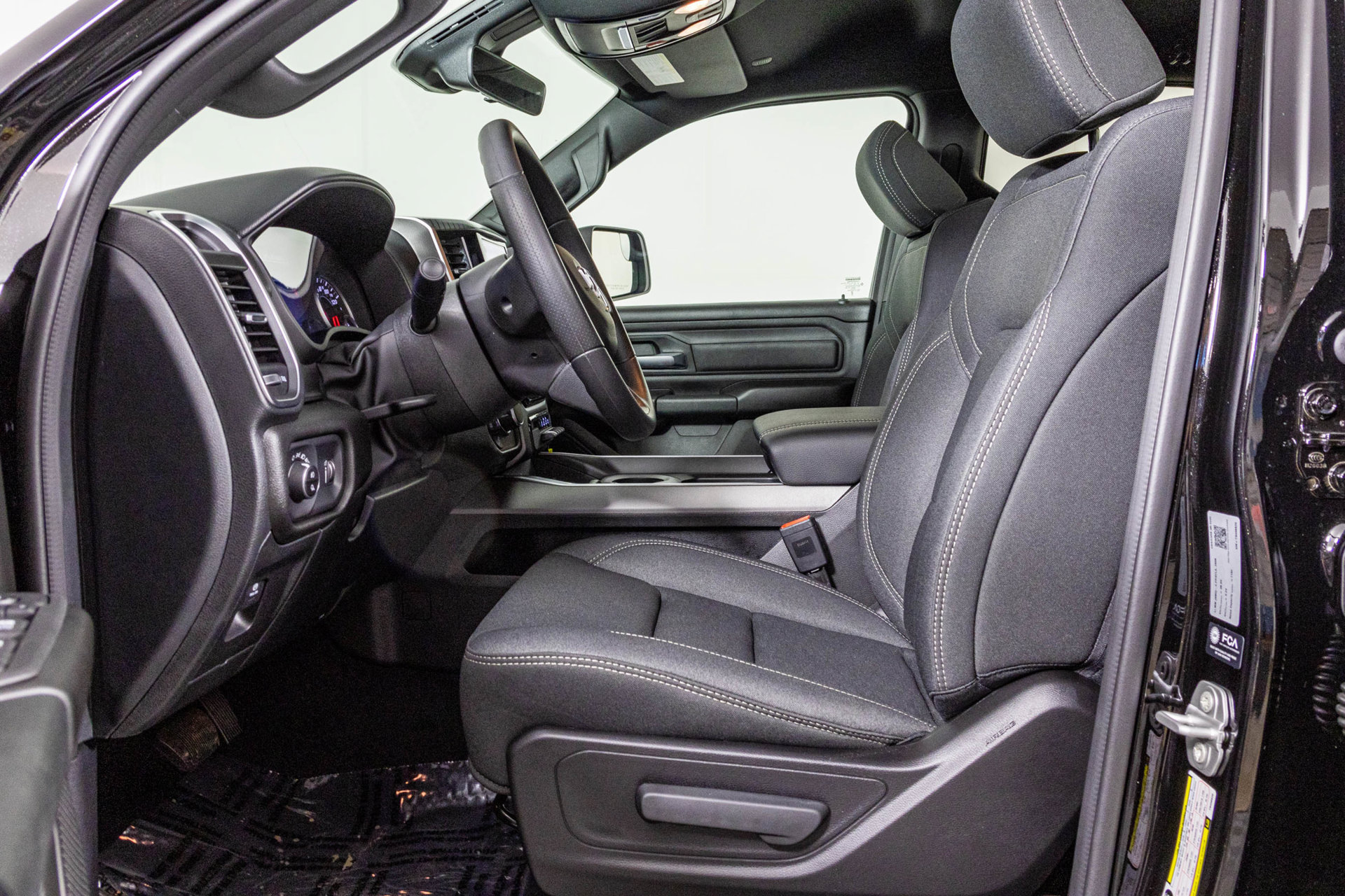 New 2026 RAM 1500 Express AWD/4WD image 21