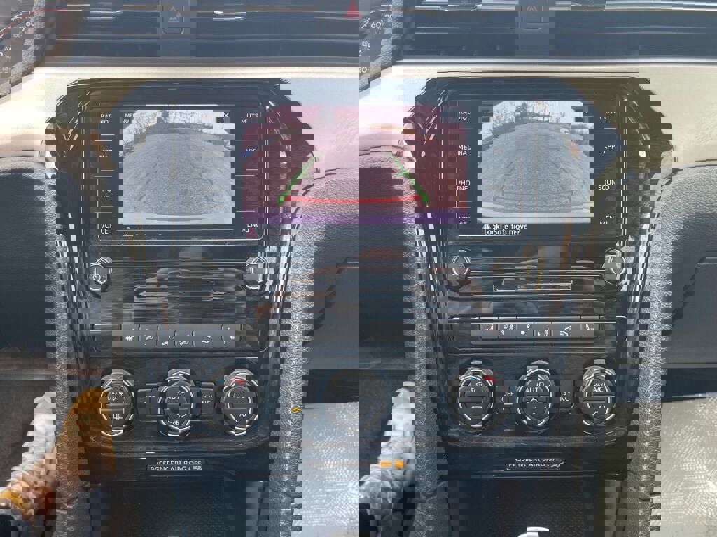 Used 2020 Volkswagen Passat 2.0T SE image 12