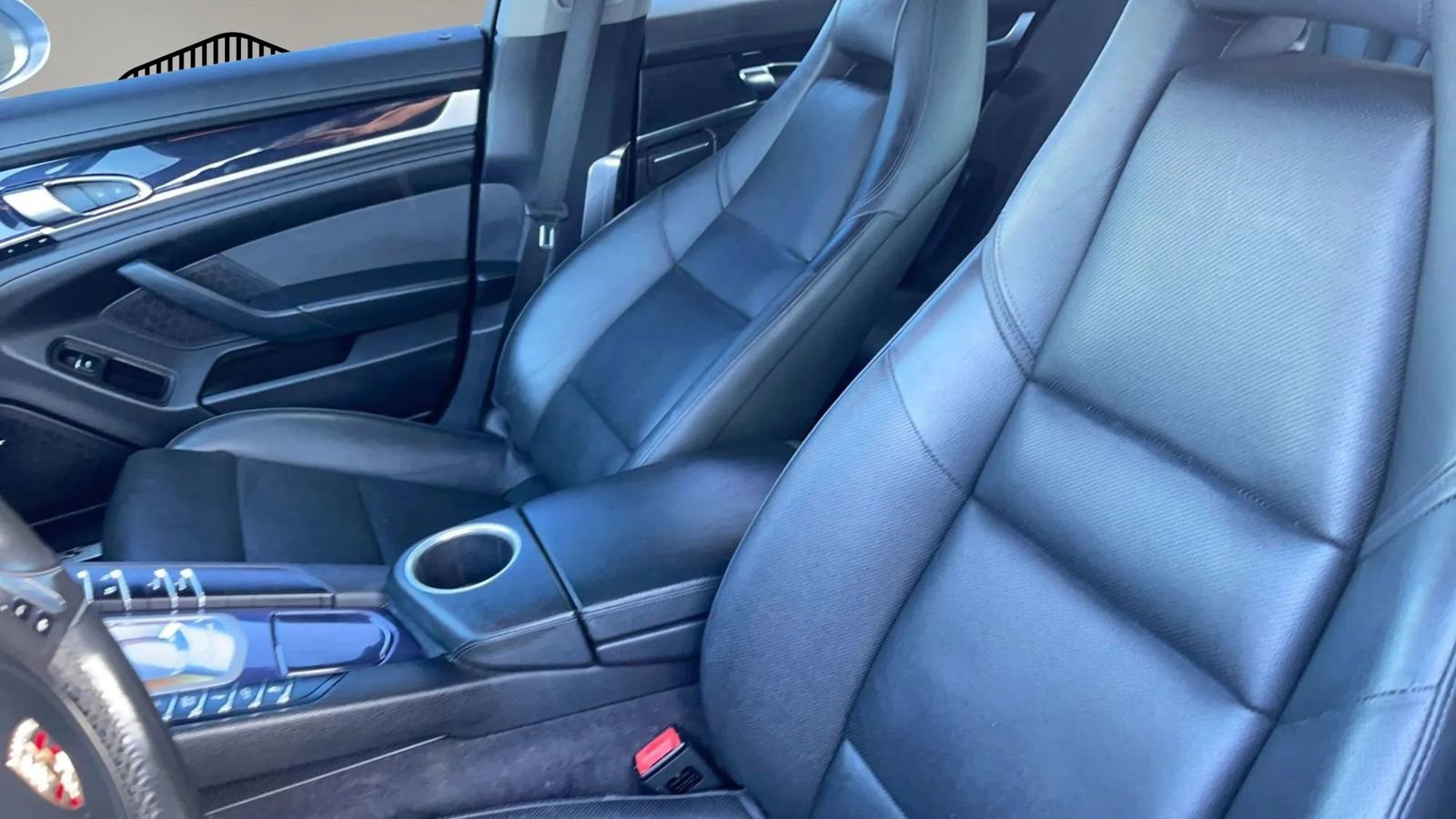 Used 2015 Porsche Panamera S RWD image 31