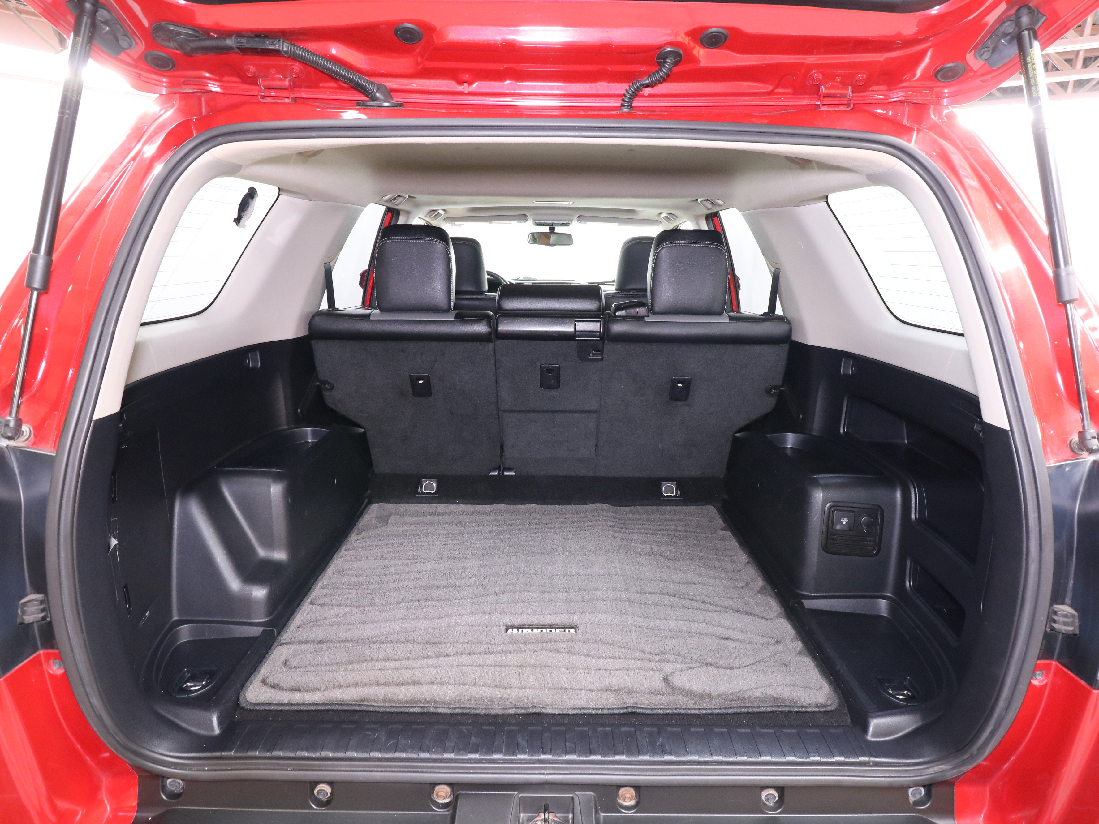 Used 2016 Toyota 4Runner SR5 image 30