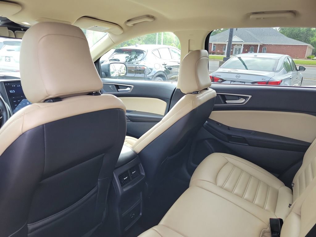 Used 2022 Ford Edge SEL AWD/4WD image 29