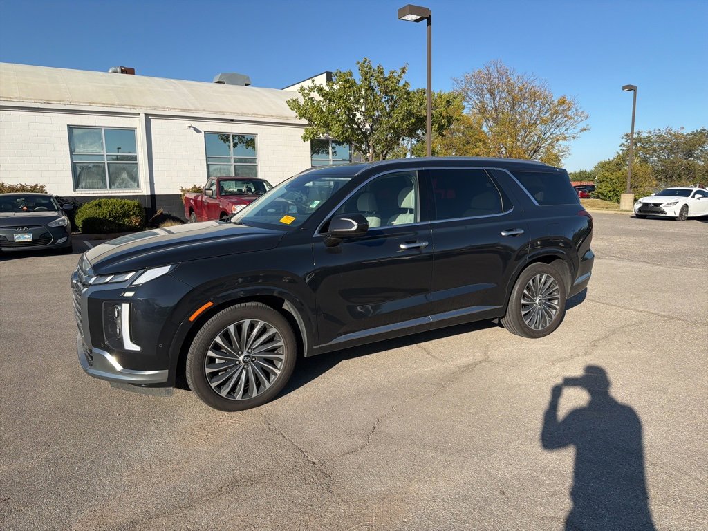 Used 2024 Hyundai Palisade Calligraphy image 10