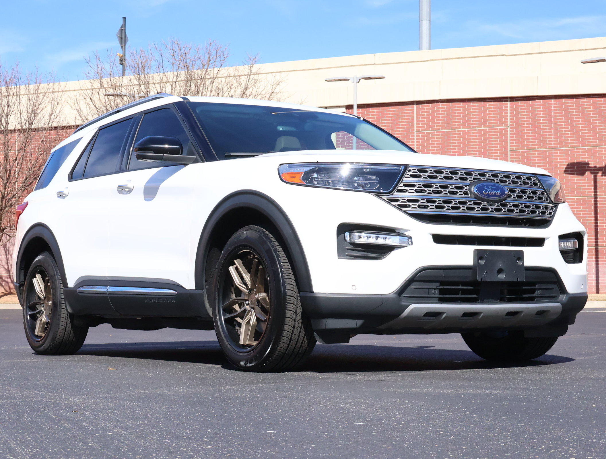 Used 2022 Ford Explorer Limited w/ Equipment Group 301A image 1