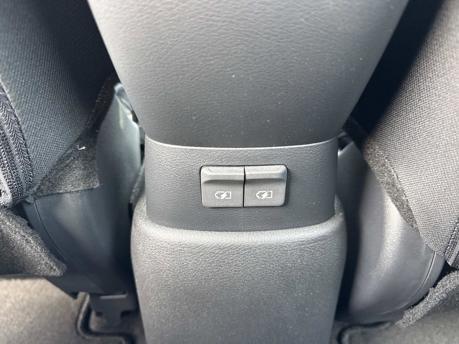 Used 2024 Nissan Kicks S image 30