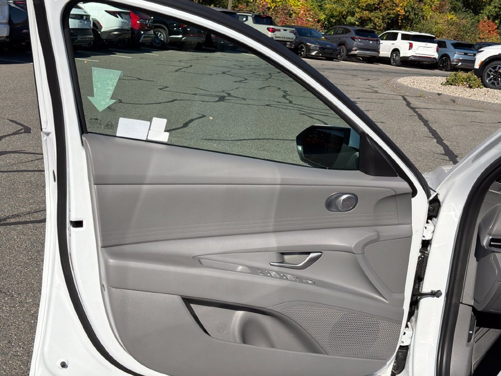 Certified 2024 Hyundai Elantra SEL FWD image 11