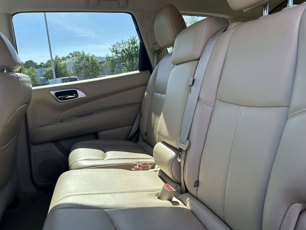 Used 2017 Nissan Pathfinder SL w/ SL Tech Package AWD/4WD image 16
