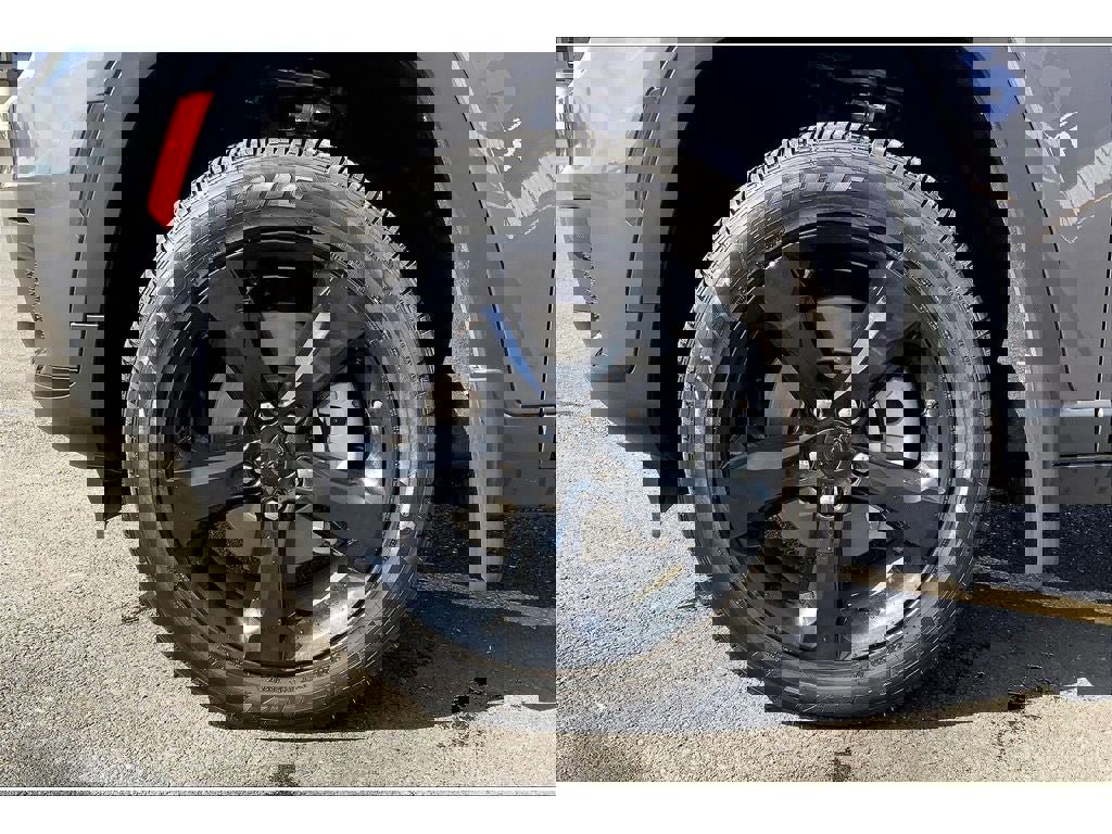 Used 2024 Jeep Grand Cherokee L Laredo image 10