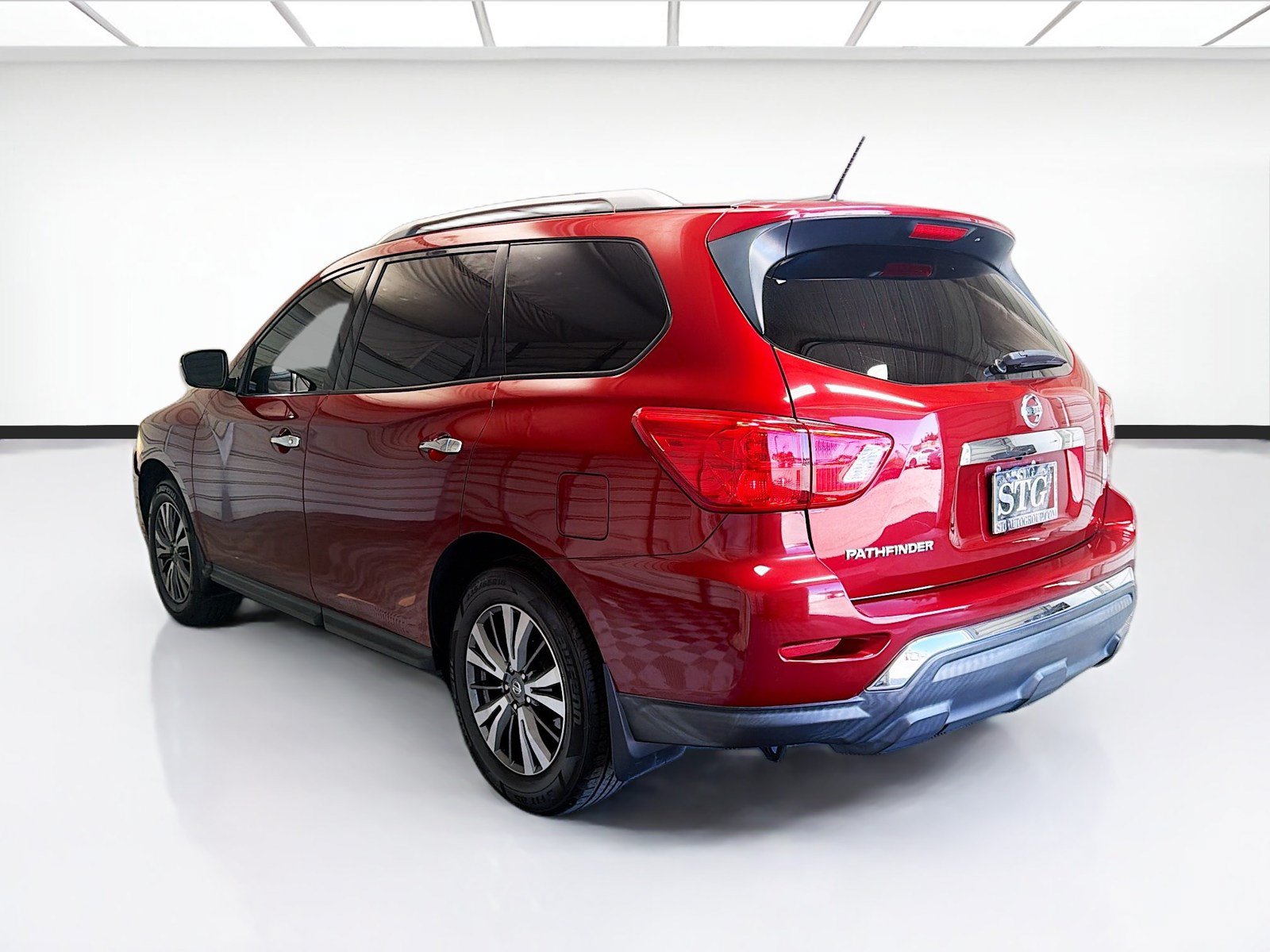 Used 2018 Nissan Pathfinder S FWD image 6