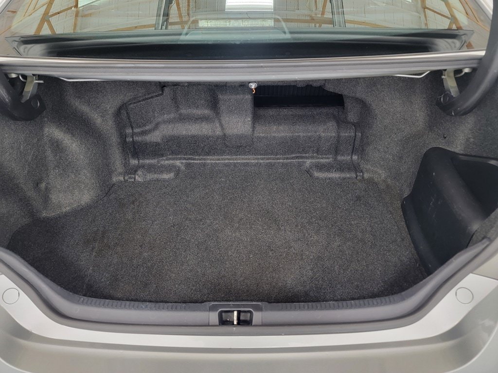 Used 2015 Toyota Camry XLE w/ Moonroof Package FWD image 31