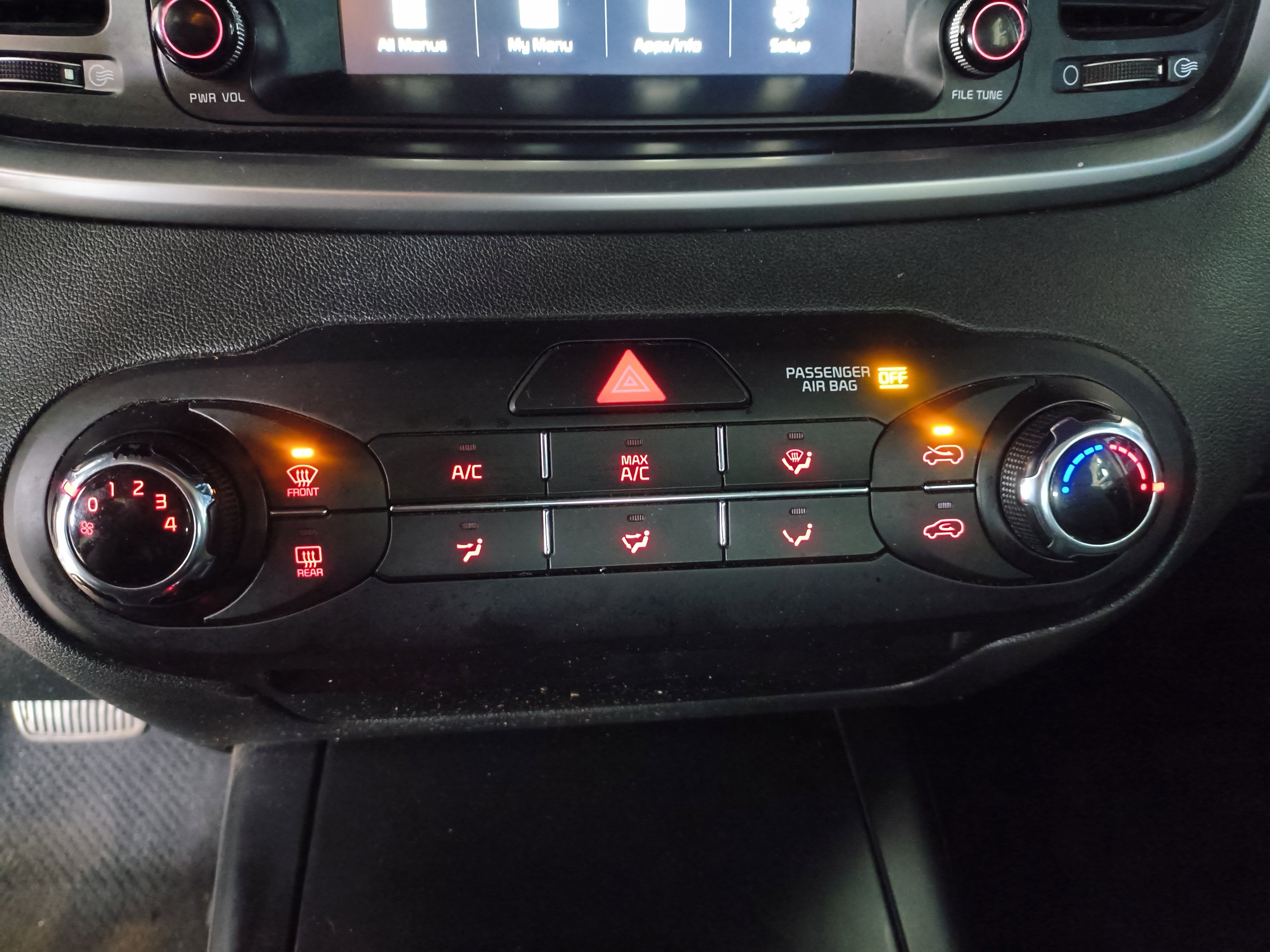 Used 2020 Kia Sorento LX image 21