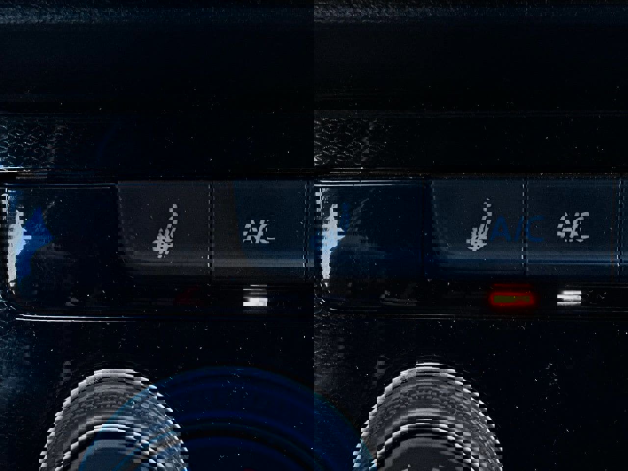 Used 2025 Volkswagen Taos S image 27