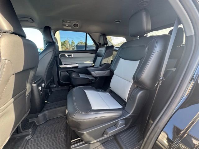 Used 2022 Ford Explorer XLT w/ Equipment Group 202A image 21