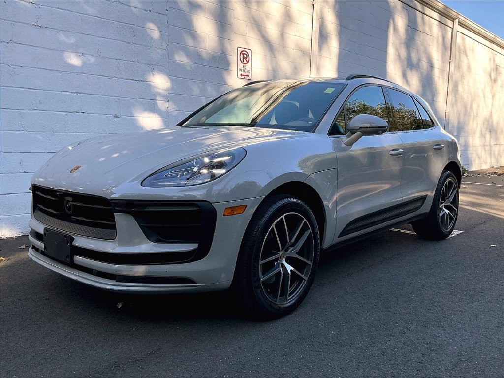 Certified 2023 Porsche Macan AWD/4WD image 1
