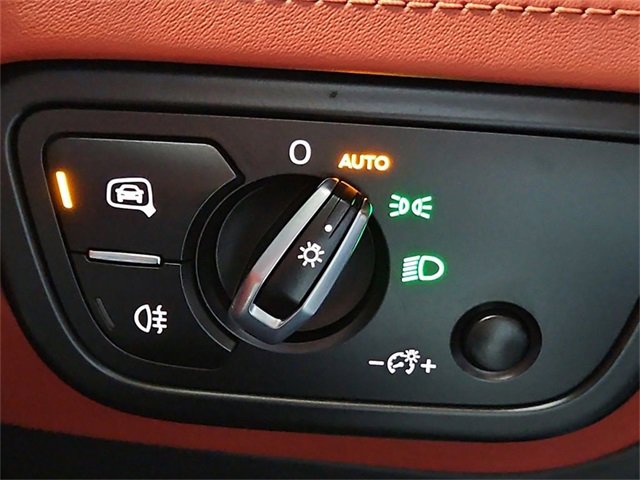 Used 2022 Bentley Bentayga image 34