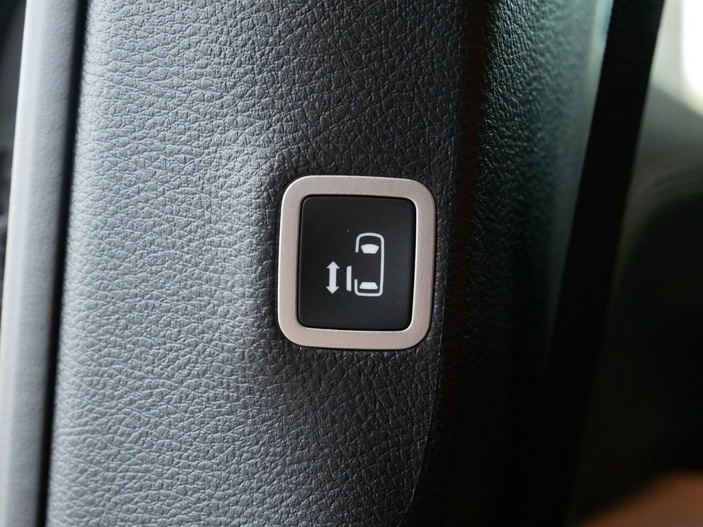 New 2026 Chrysler Pacifica Pinnacle image 33