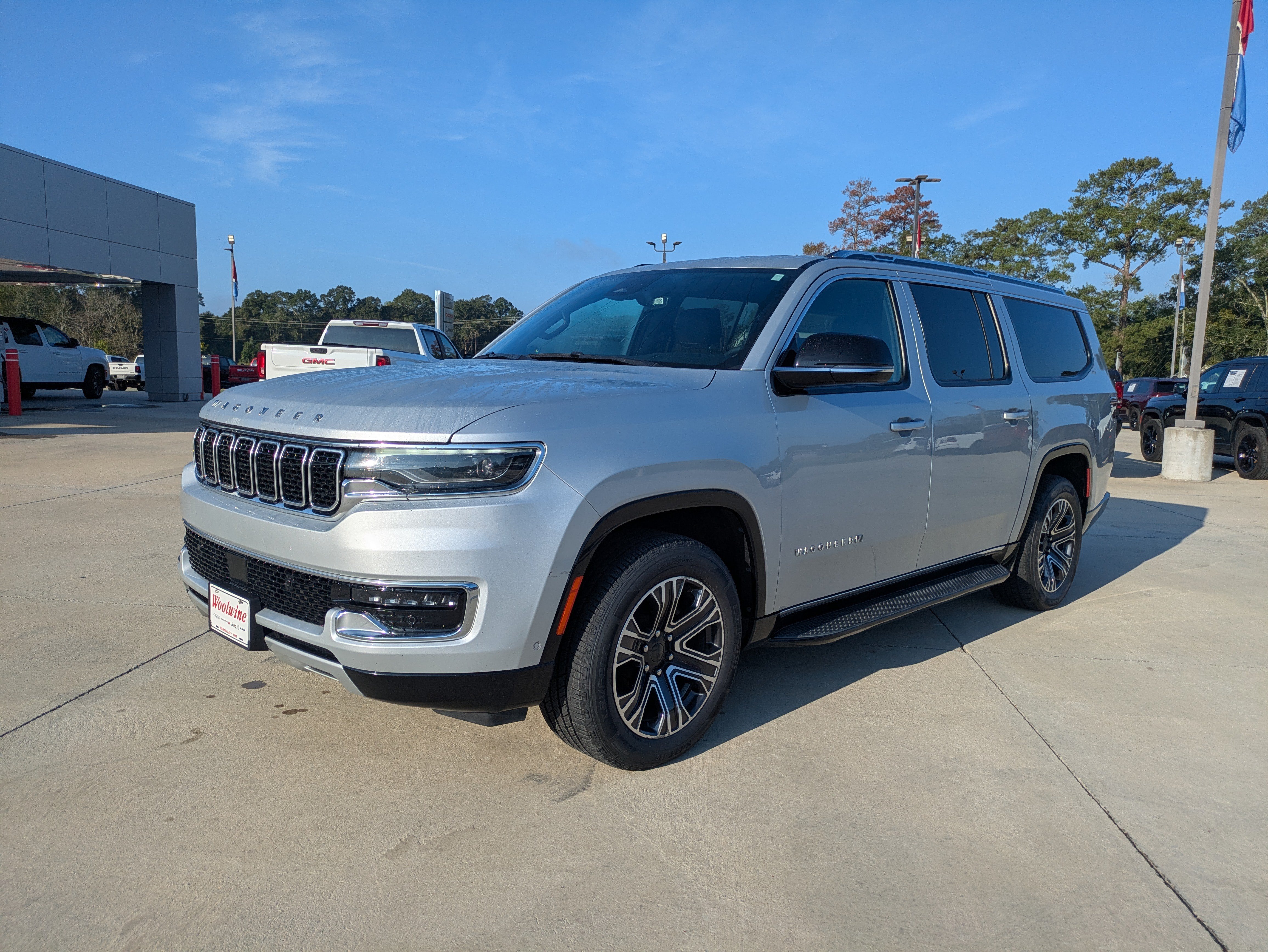 Used 2024 Jeep Wagoneer L Series II w/ Flexible Seating Group