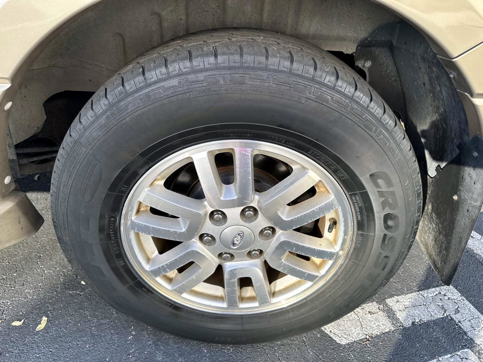 Used 2013 Ford Expedition XLT image 29