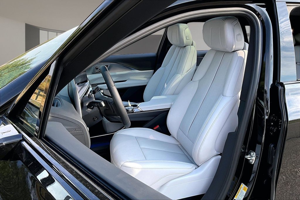 New 2027 Cadillac Lyriq Sport RWD image 9
