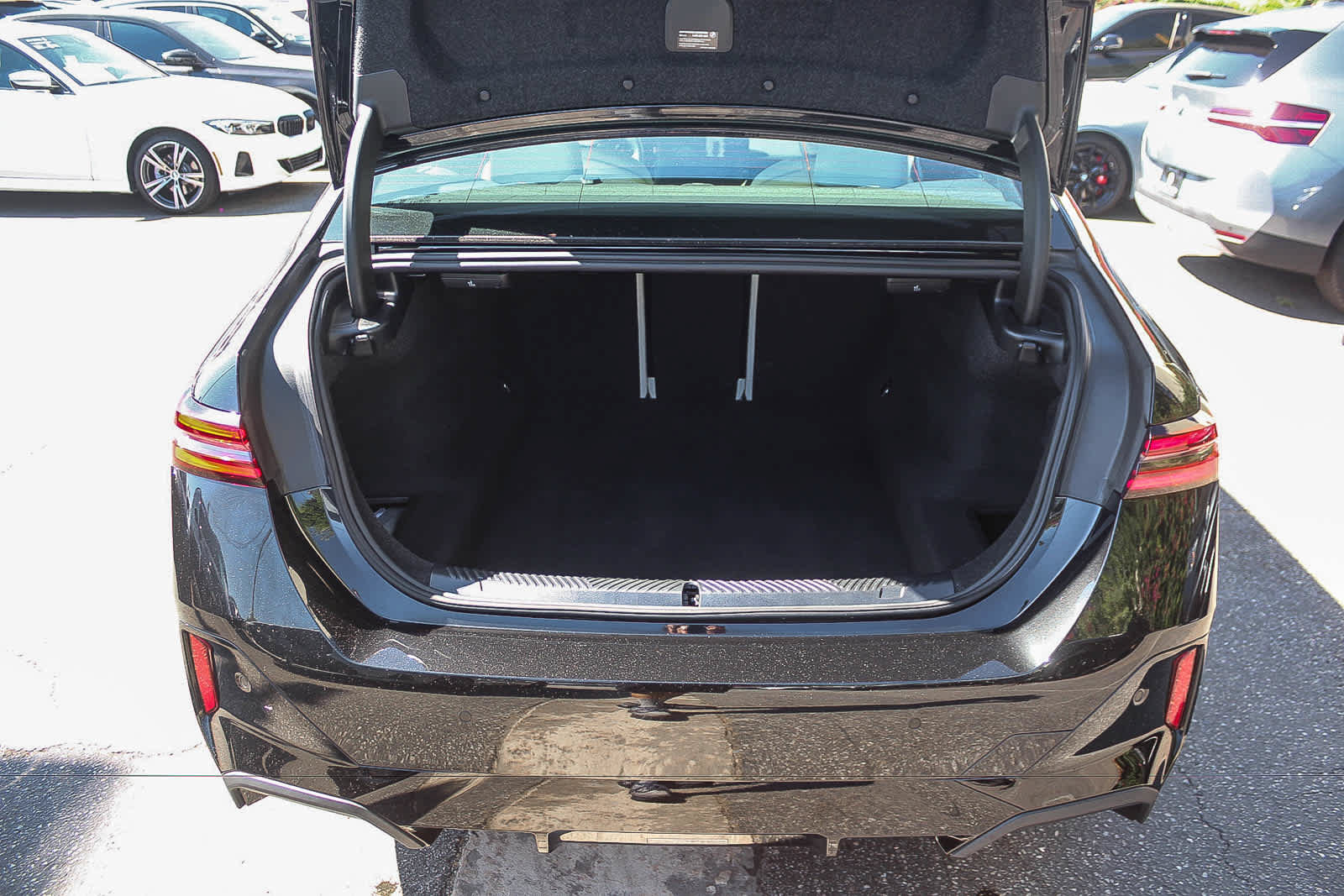 Used 2026 BMW 530i w/ M Sport Package RWD image 26