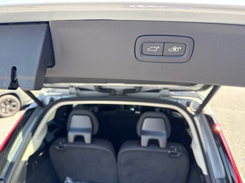 Used 2026 Volvo XC90 B6 Plus w/ Protection Package Premier AWD/4WD image 12