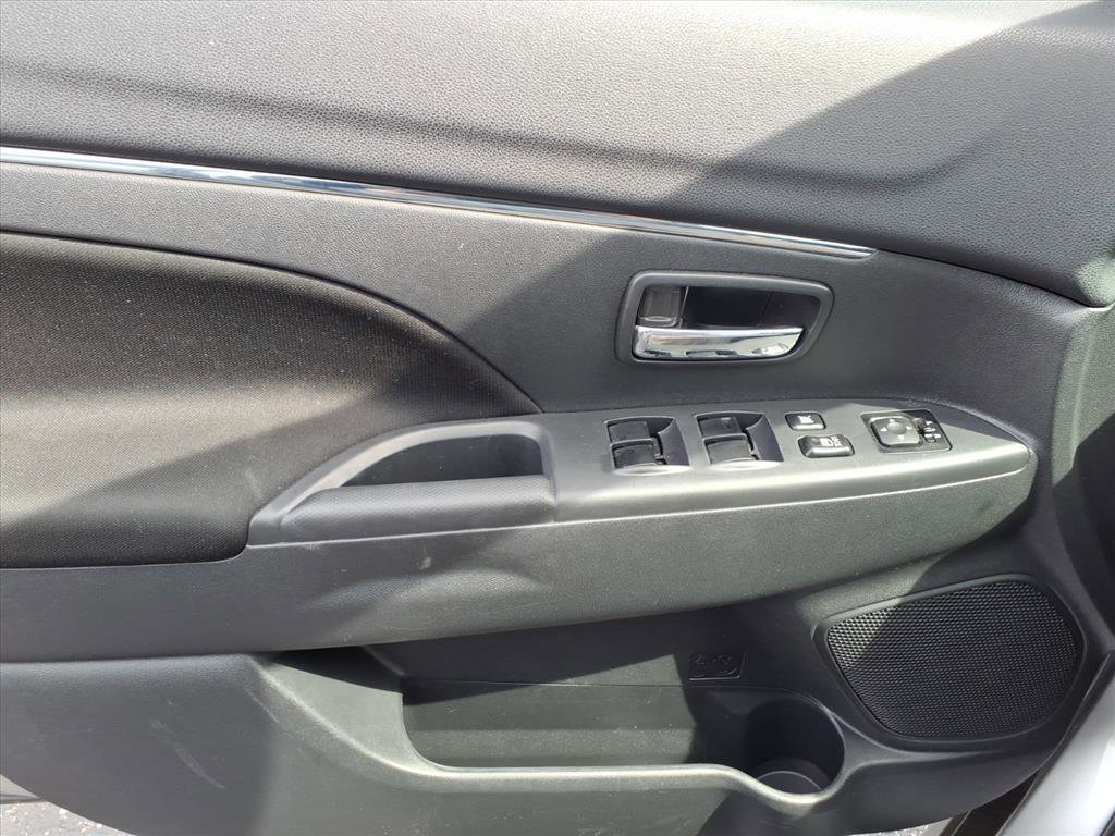 Used 2025 Mitsubishi Outlander Sport LE image 23