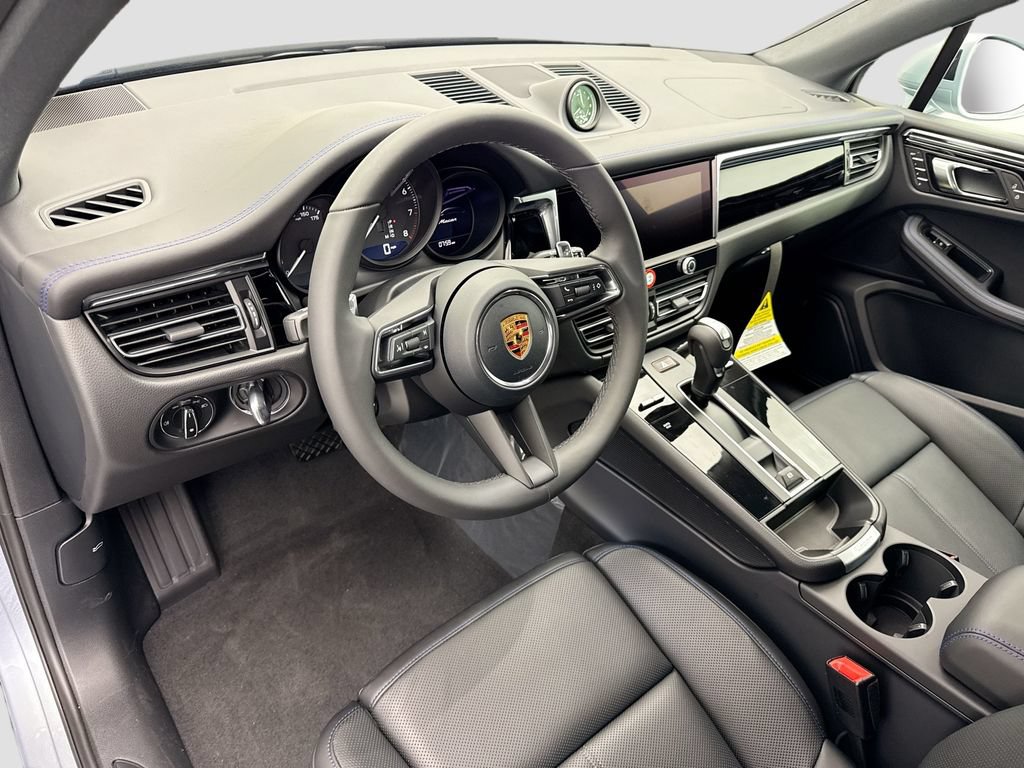 Used 2026 Porsche Macan AWD/4WD image 4