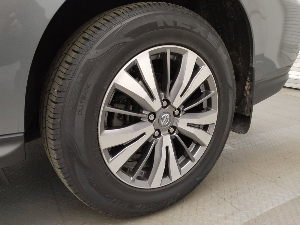 Used 2020 Nissan Pathfinder S image 31