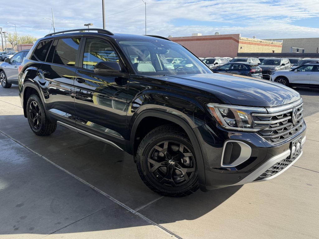 Used 2024 Volkswagen Atlas Peak Edition SE AWD/4WD image 6