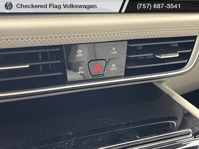 New 2025 Volkswagen Atlas SE image 41