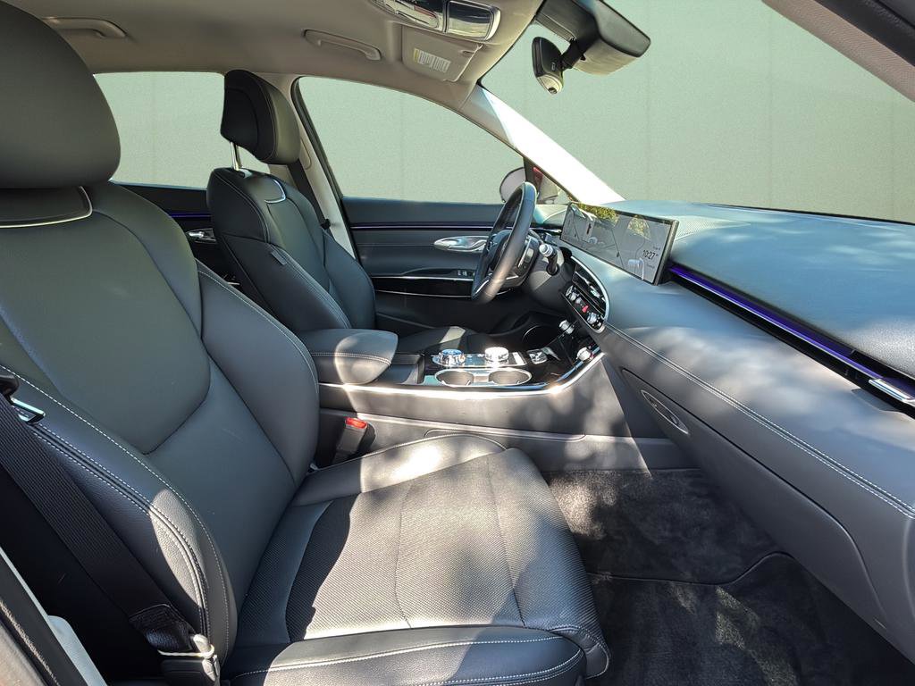 Certified 2026 Genesis GV70 2.5T image 36