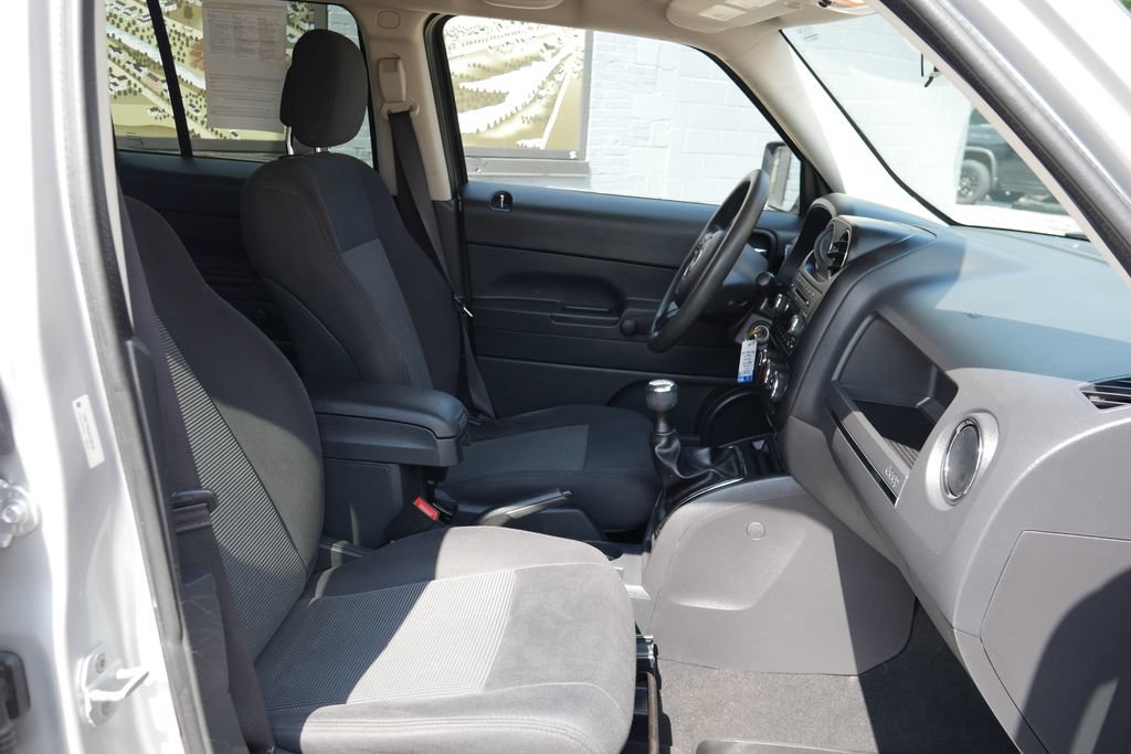 Used 2011 Jeep Patriot Sport FWD image 6