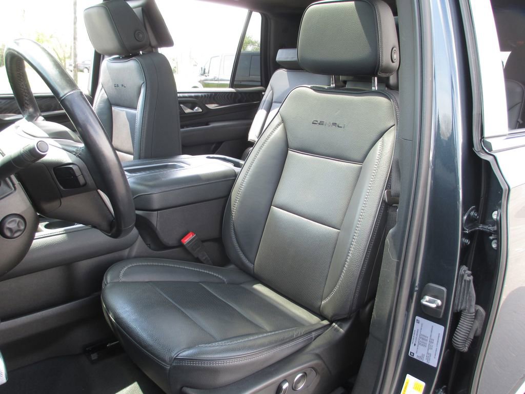 Used 2021 GMC Yukon Denali w/ Denali Ultimate Package image 24