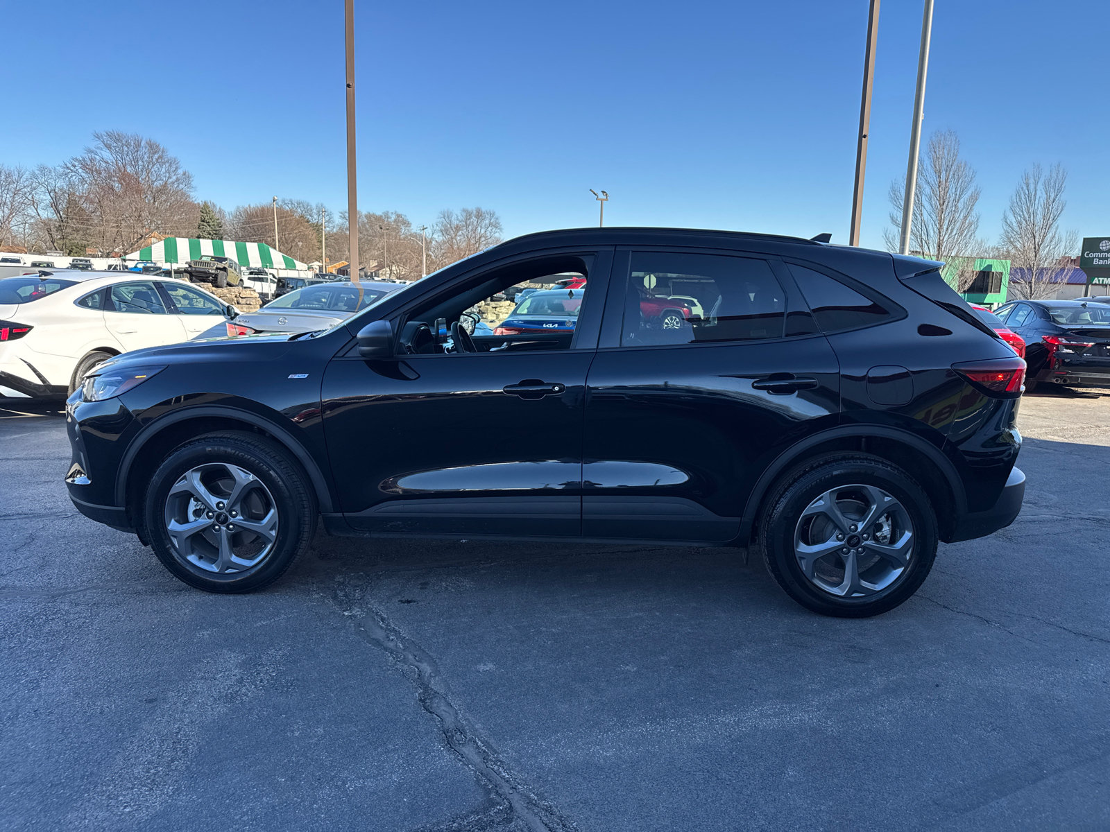Used 2025 Ford Escape ST-Line AWD/4WD image 3