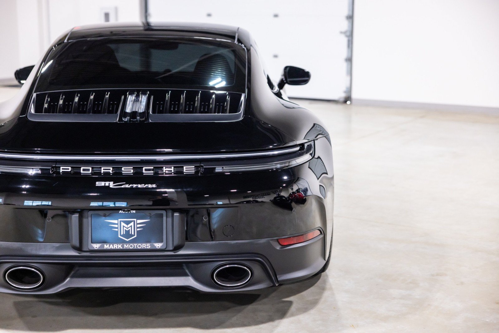 Used 2025 Porsche 911 Carrera RWD image 13