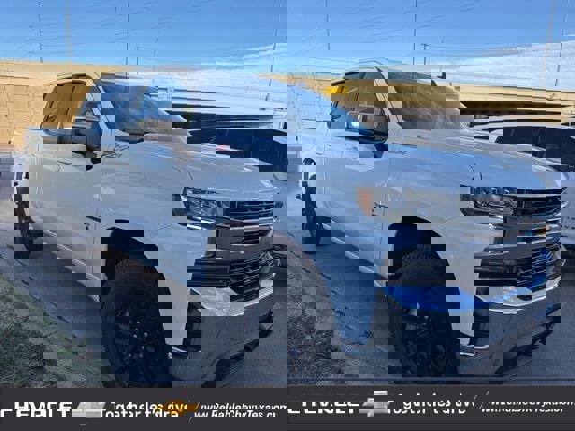 Used 2022 Chevrolet Silverado 1500 LT w/ Z71 Off-Road Package image 1