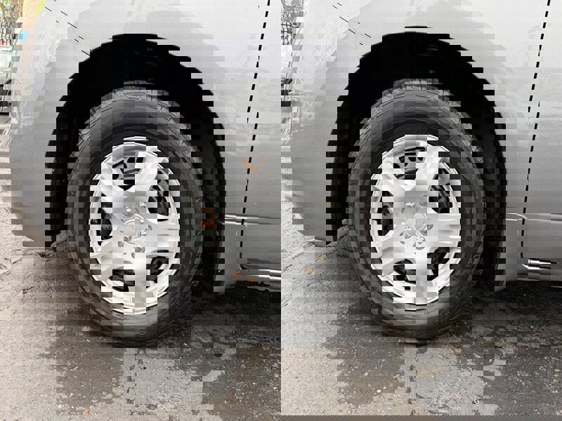 Used 2016 Nissan Quest S image 9