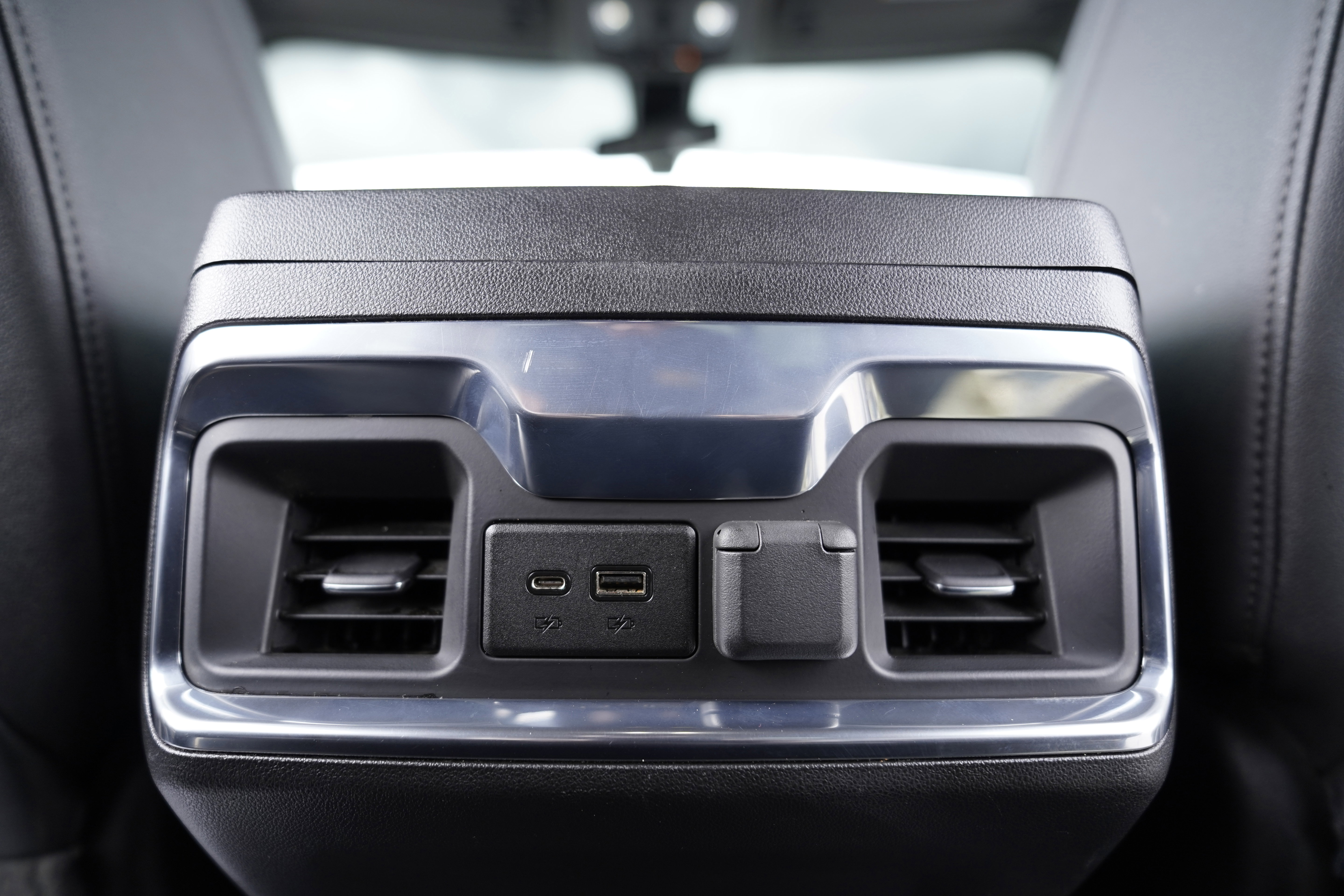 Used 2022 Chevrolet Silverado 2500 LTZ w/ LTZ Plus Package image 12