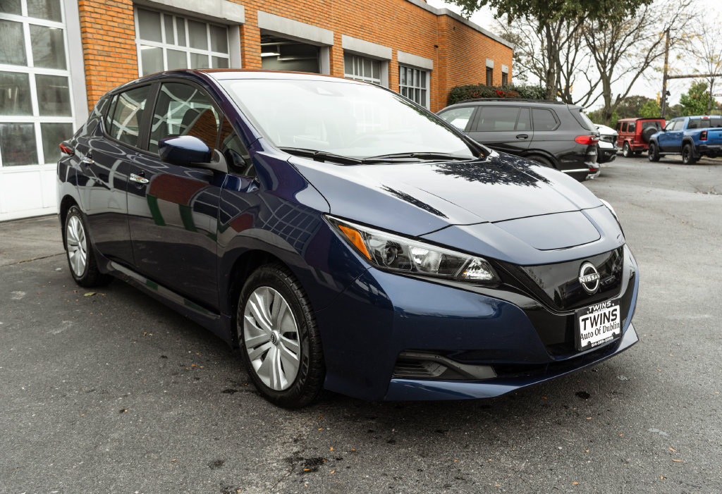 Used 2025 Nissan Leaf S FWD image 5