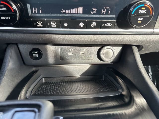 Used 2025 Nissan Rogue SV image 30